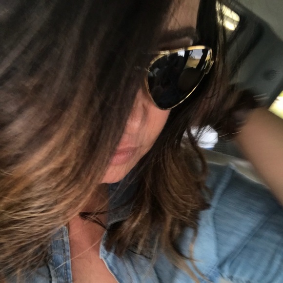 Meet your Posher, April - Picture 2 of 2